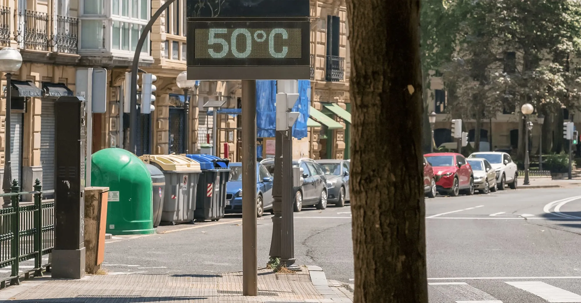 Street thermometer Bilbao 50 degrees celsius